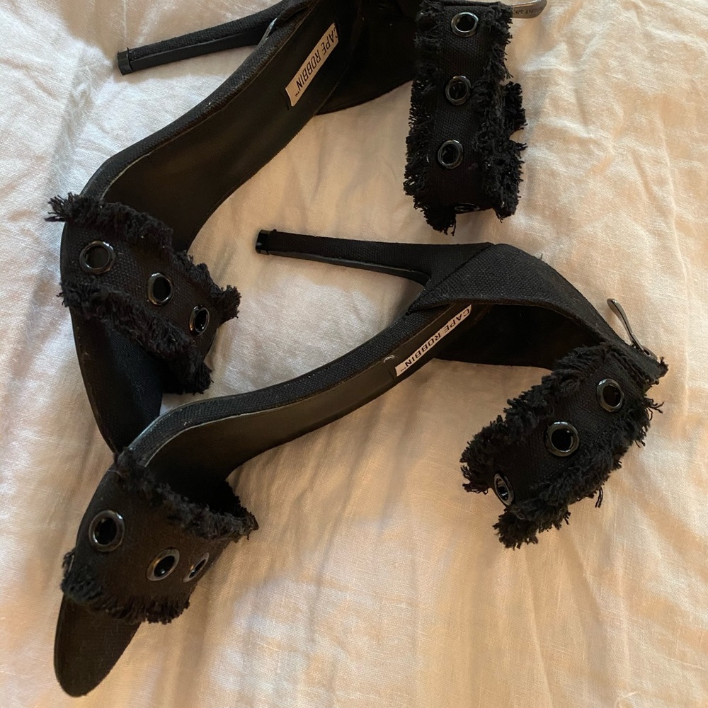 Cape robbin black stilettos